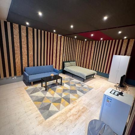 Newly Built Large Garden Ensuite Guest Studio บอร์แรมวูด ภายนอก รูปภาพ