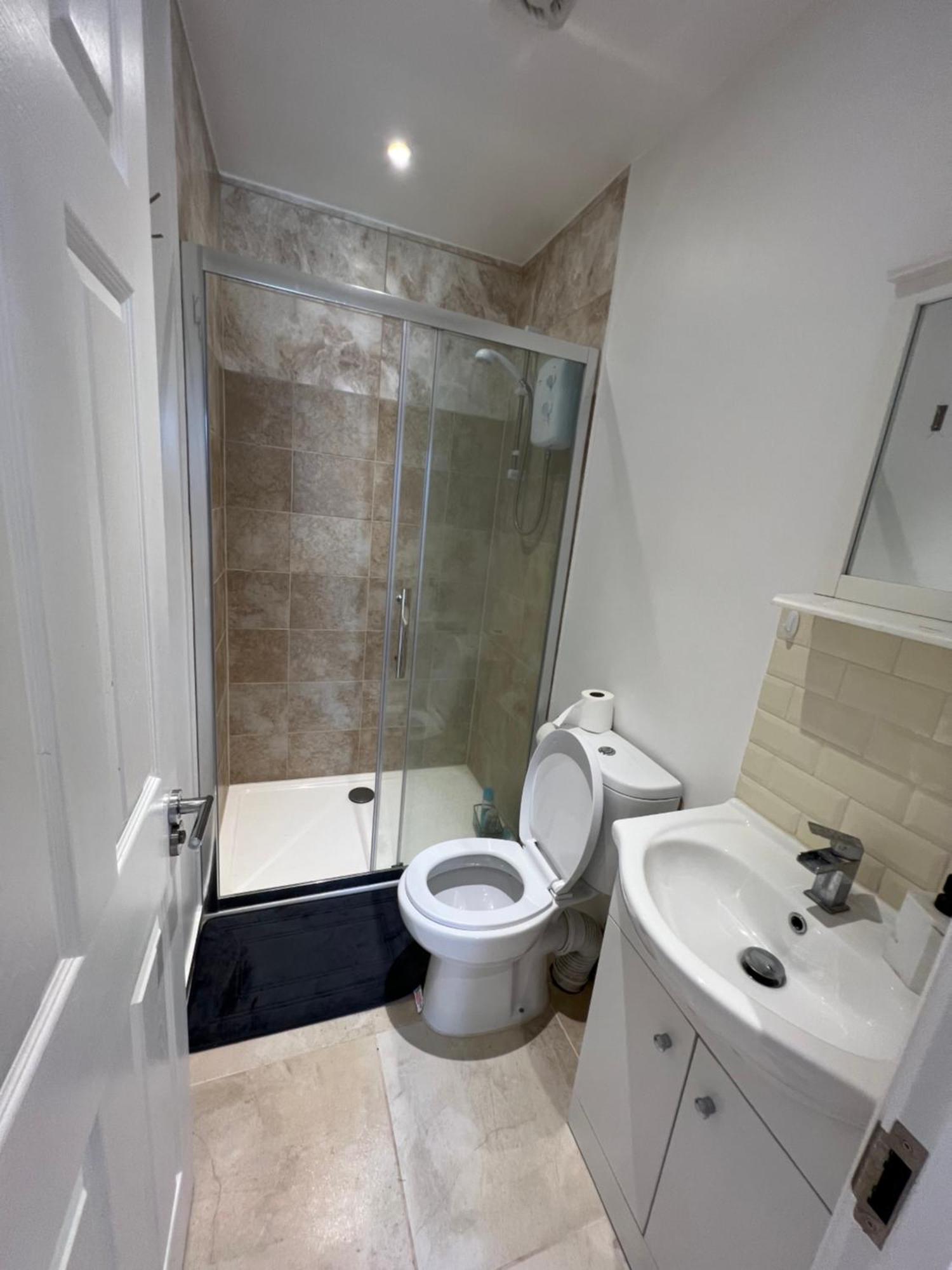 Newly Built Large Garden Ensuite Guest Studio บอร์แรมวูด ภายนอก รูปภาพ